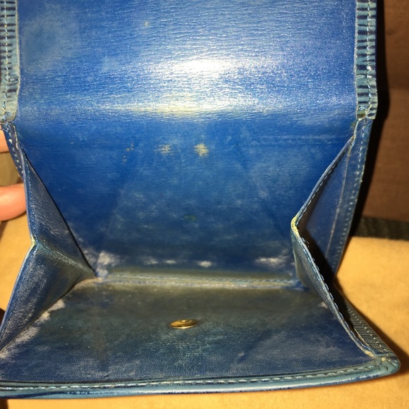 SOLD Louis Vuitton Blue Epi Wallet - Picture 8 of 8